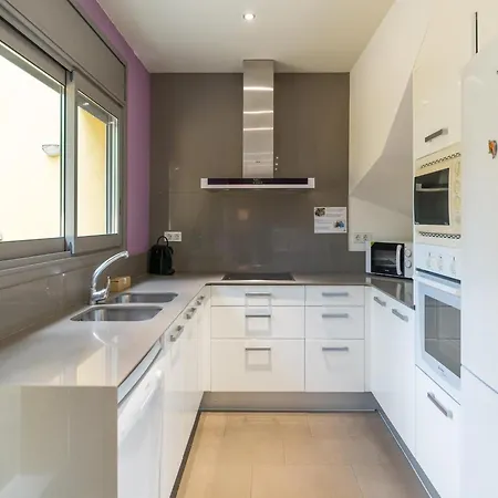 Villa Modern In *